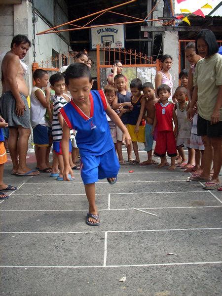 Go Philippines: Larong Piko or Hopscotch .